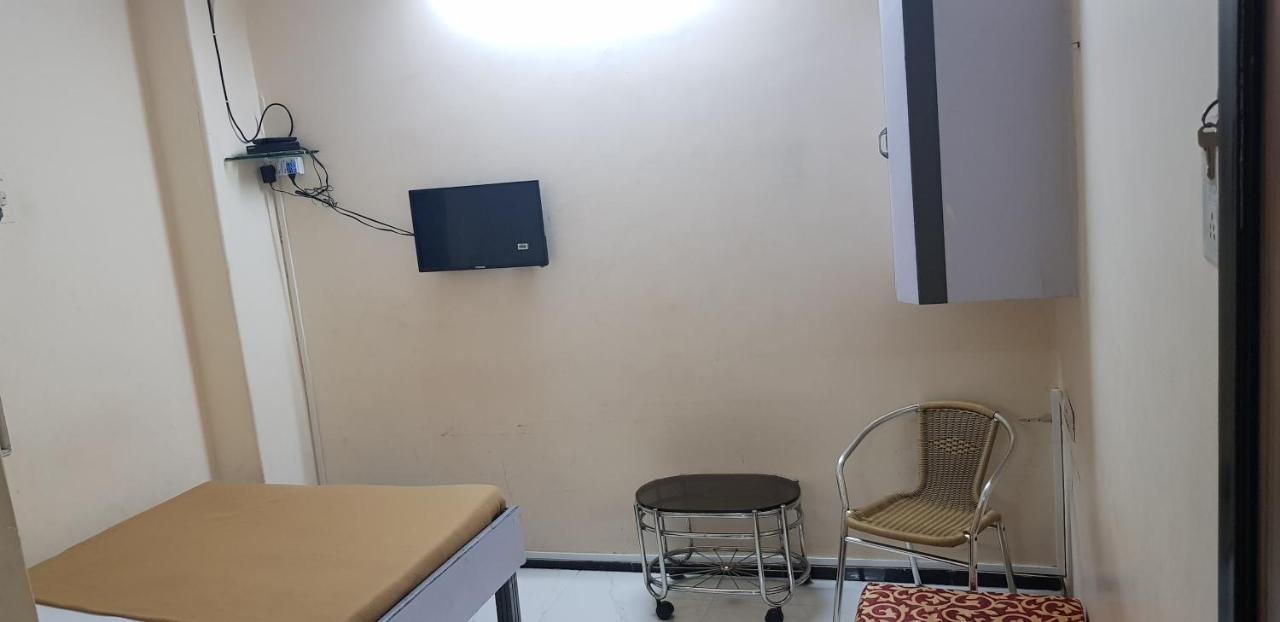 New Metro Guest House Mumbai Luaran gambar
