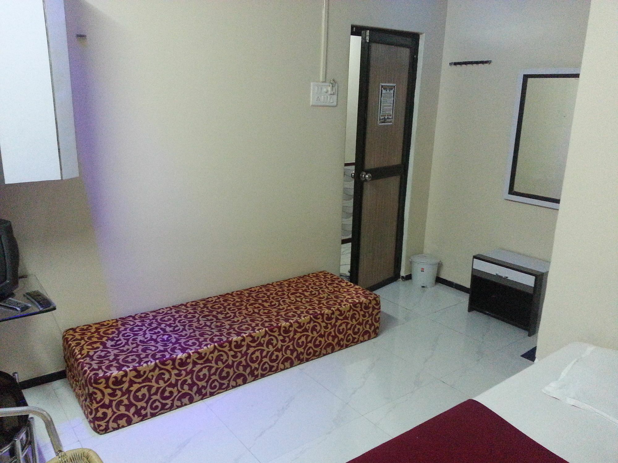 New Metro Guest House Mumbai Luaran gambar