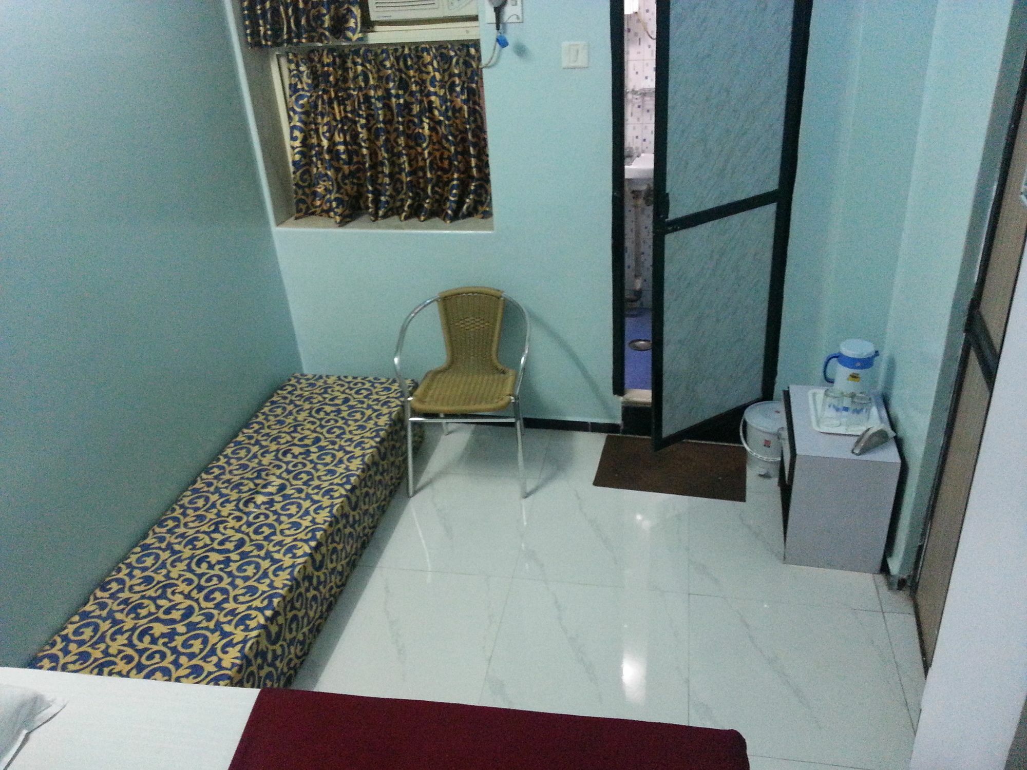 New Metro Guest House Mumbai Luaran gambar